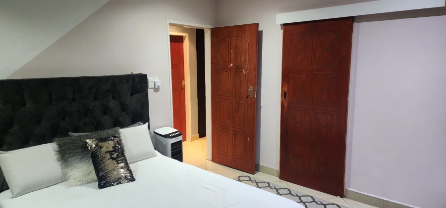 6 Bedroom Property for Sale in Zinniaville North West